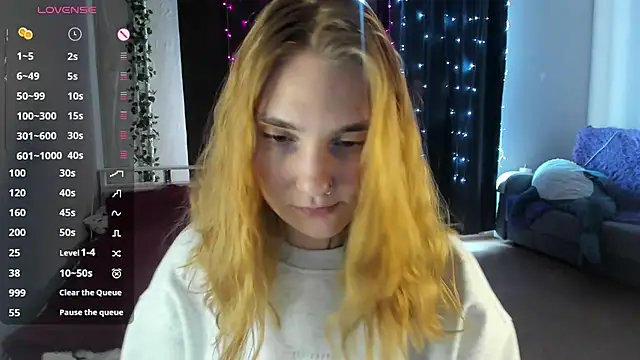 Snapshot of ReddHotPipper chatting on March 10, 7:10 am ReddHotPipper online show from March 10, 7:10 am