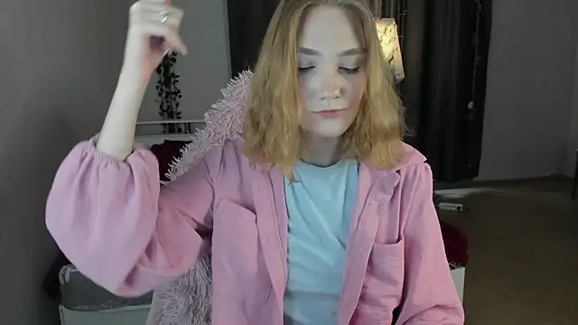 Snapshot of ReddHotPipper chatting on September 12, 2:33 am ReddHotPipper online show from September 12, 2:33 am