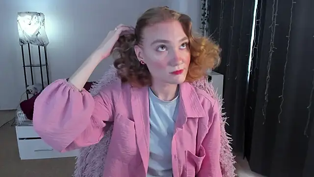 Snapshot of ReddHotPipper chatting on September 21, 2:46 am ReddHotPipper online show from September 21, 2:46 am