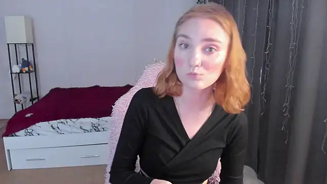 Snapshot of ReddHotPipper chatting on September 28, 2:39 am ReddHotPipper online show from September 28, 2:39 am