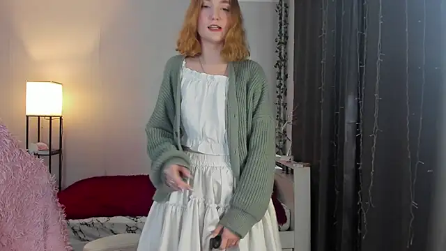 Snapshot of ReddHotPipper chatting on October 2, 3:24 am ReddHotPipper online show from October 2, 3:24 am