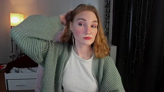 Snapshot of ReddHotPipper chatting on October 15, 2:33 am ReddHotPipper online show from October 15, 2:33 am