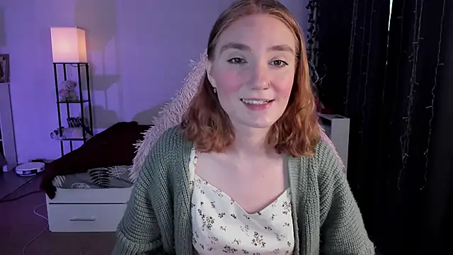 Snapshot of ReddHotPipper chatting on November 6, 2:45 am ReddHotPipper online show from November 6, 2:45 am