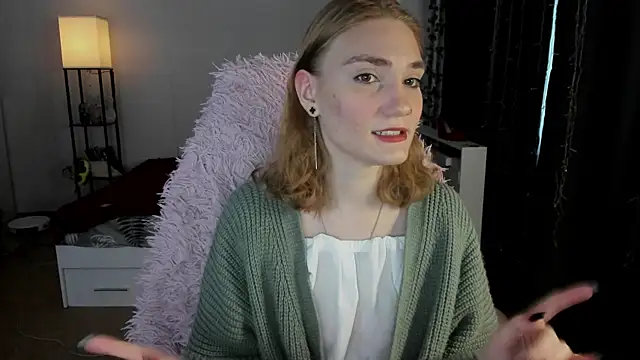 Snapshot of ReddHotPipper chatting on November 30, 3:21 am ReddHotPipper online show from November 30, 3:21 am