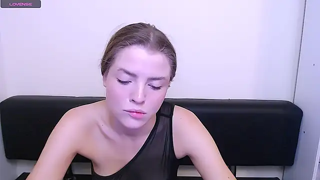 MissOliviaa  online show from December 4, 3:21 pm