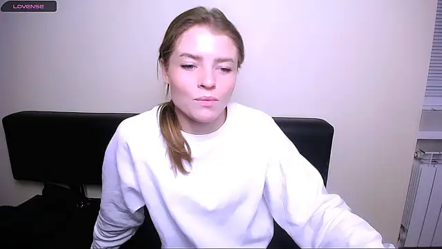 MissOliviaa  online show from December 14, 10:13 am