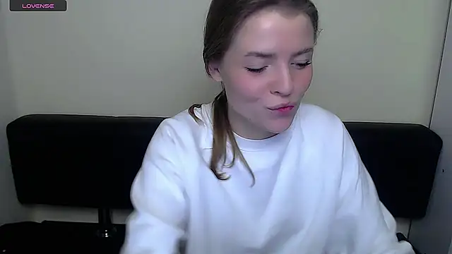 MissOliviaa  online show from December 18, 8:20 am