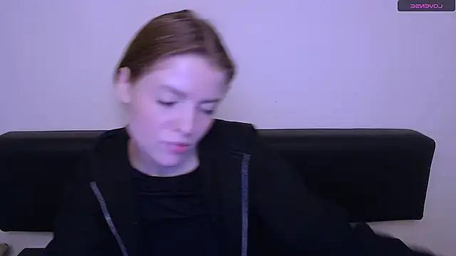 MissOliviaa  online show from December 27, 11:06 am