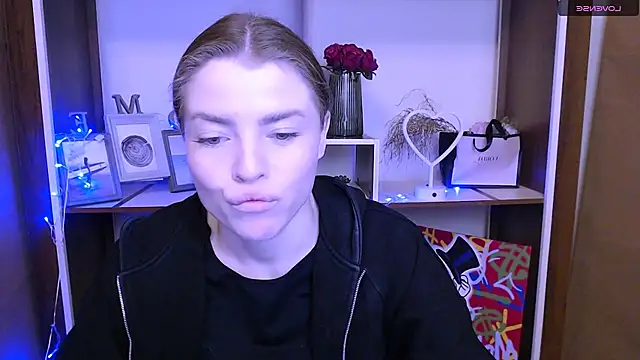 MissOliviaa  online show from January 13, 8:05 am