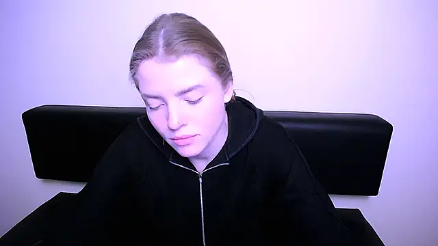 MissOliviaa  online show from January 31, 2:49 pm