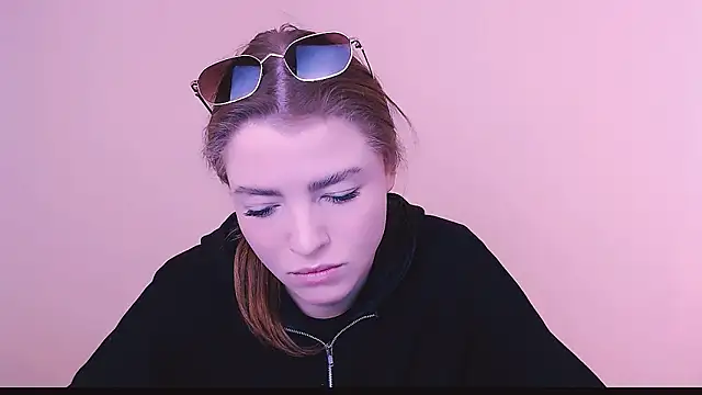 MissOliviaa  online show from February 10, 8:20 am