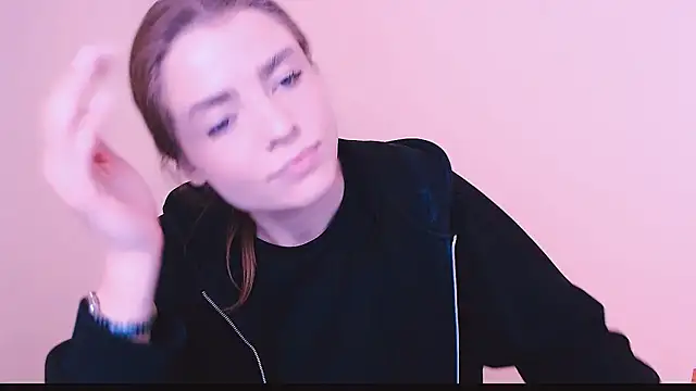 MissOliviaa  online show from February 10, 11:25 am