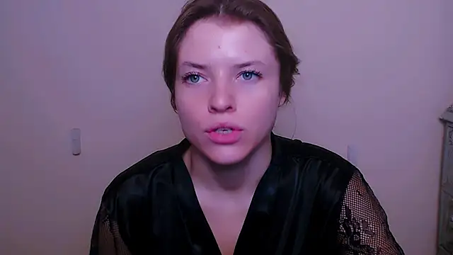 MissOliviaa  online show from February 15, 4:45 pm