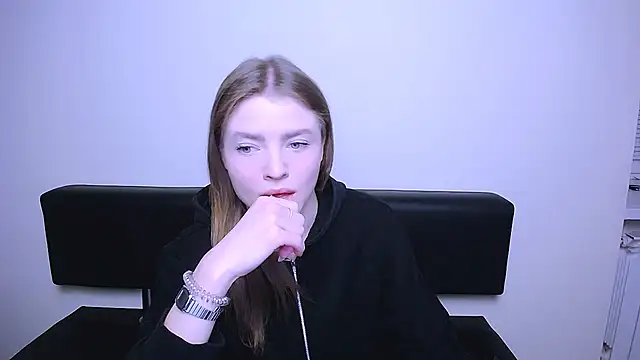 MissOliviaa  online show from February 18, 8:38 am