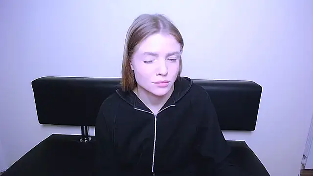 MissOliviaa  online show from February 18, 11:44 am