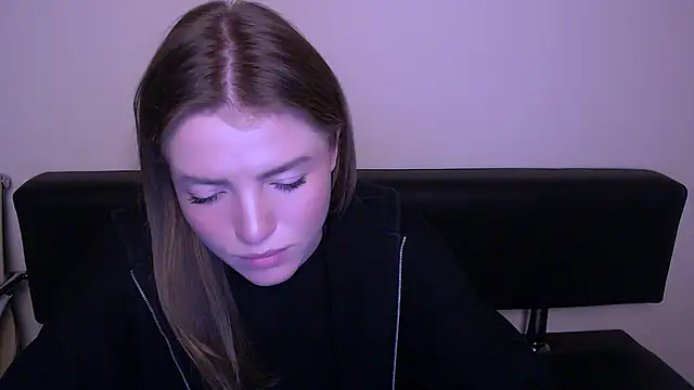 MissOliviaa  online show from February 20, 10:15 pm