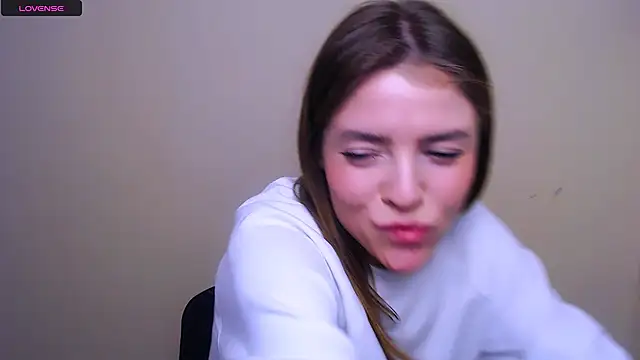 MissOliviaa  online show from February 26, 10:47 am