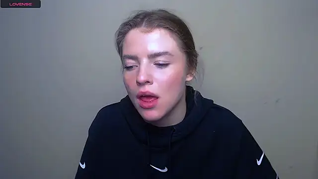 MissOliviaa  online show from February 26, 2:46 pm