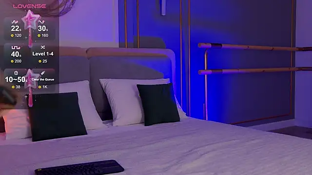 Smiley Mia online show from February 2, 8:13 am