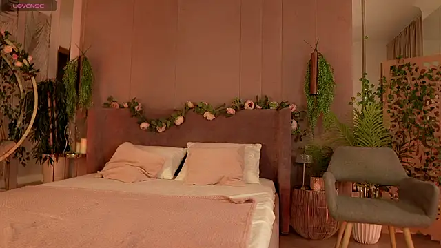 Smiley Mia online show from October 16, 5:19 am