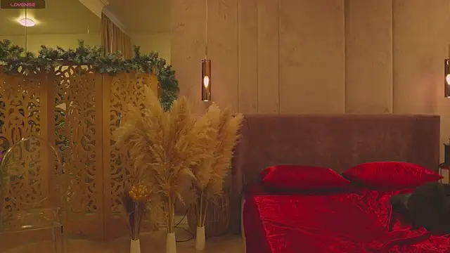 Smiley Mia online show from April 3, 5:05 am