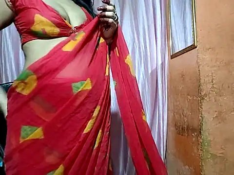 Snapshot of poojaxxx65 chatting on October 10, 11:04 pm poojaxxx65 online show from October 10, 11:04 pm