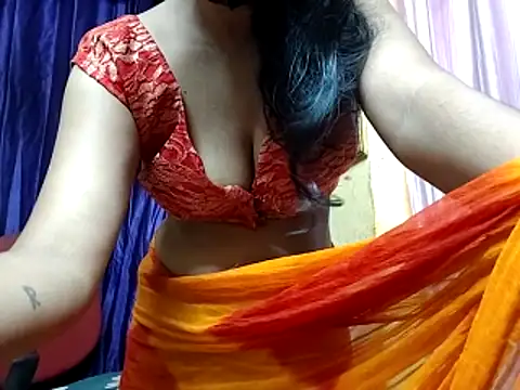 poojaxxx65 online show from May 28, 10:29 pm