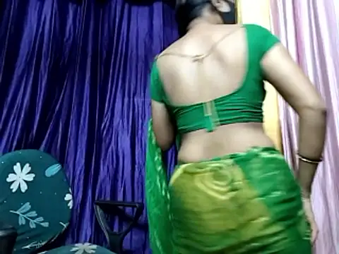 poojaxxx65 online show from June 4, 9:43 pm