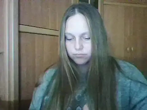 Snapshot of Evasapples chatting on December 7, 9:00 pm Evasapples online show from December 7, 9:00 pm