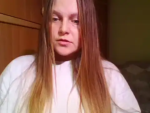 Snapshot of Evasapples chatting on December 22, 1:55 pm Evasapples online show from December 22, 1:55 pm