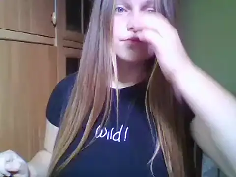 Snapshot of Evasapples chatting on December 27, 1:50 pm Evasapples online show from December 27, 1:50 pm