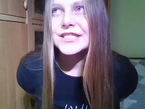 Snapshot of Evasapples chatting on December 27, 4:54 pm Evasapples online show from December 27, 4:54 pm