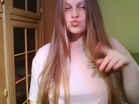 Snapshot of Evasapples chatting on January 25, 3:09 pm Evasapples online show from January 25, 3:09 pm