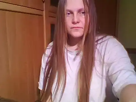 Snapshot of Evasapples chatting on February 8, 3:42 pm Evasapples online show from February 8, 3:42 pm