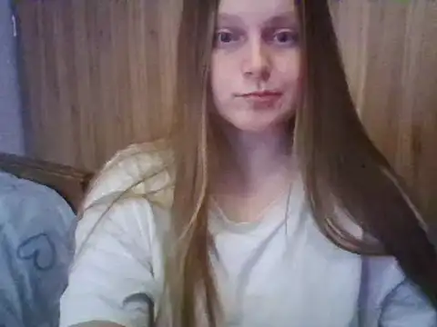 Snapshot of Evasapples chatting on February 20, 9:09 pm Evasapples online show from February 20, 9:09 pm