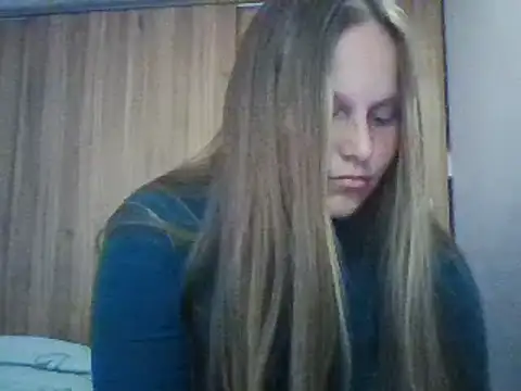 Snapshot of Evasapples chatting on March 12, 9:03 pm Evasapples online show from March 12, 9:03 pm