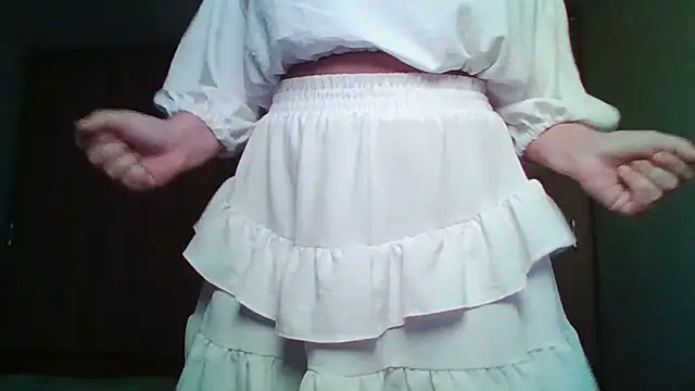 Snapshot of Evasapples chatting on November 6, 2:29 pm Evasapples online show from November 6, 2:29 pm