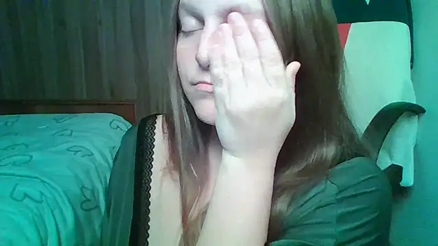 Snapshot of Evasapples chatting on November 13, 9:58 pm Evasapples online show from November 13, 9:58 pm