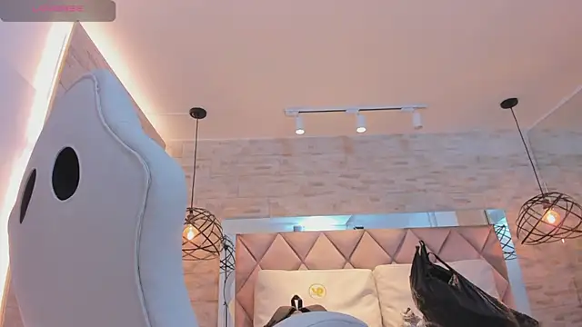 dorothy vegga online show from March 4, 3:22 am