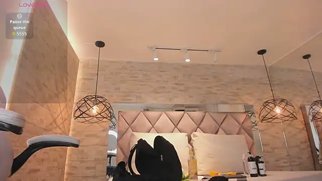 dorothy vegga online show from September 24, 3:10 am