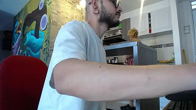 tatouagendecouple online show from February 6, 6:35 pm