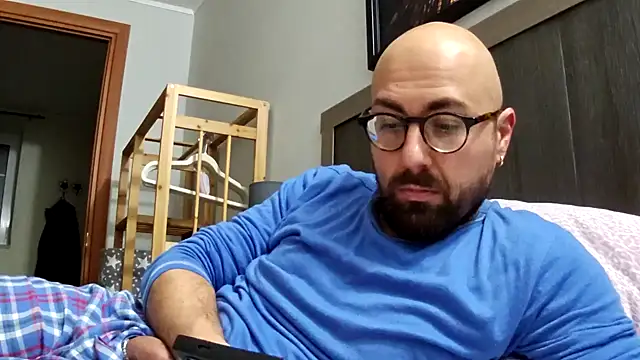 Snapshot of darione_90 chatting on January 15, 10:13 pm darione 90 online show from January 15, 10:13 pm