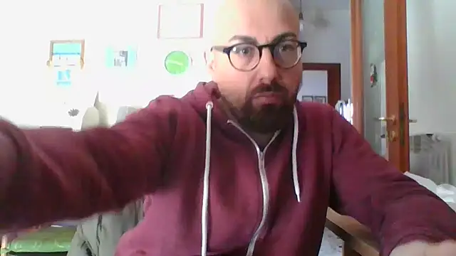 Snapshot of darione_90 chatting on December 19, 11:28 am darione 90 online show from December 19, 11:28 am