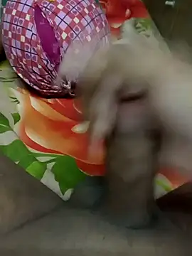 Snapshot of akash125800 chatting on February 3, 5:18 am akash125800 online show from February 3, 5:18 am