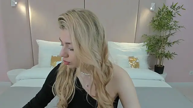 HelenaMorgan online show from February 7, 3:01 am