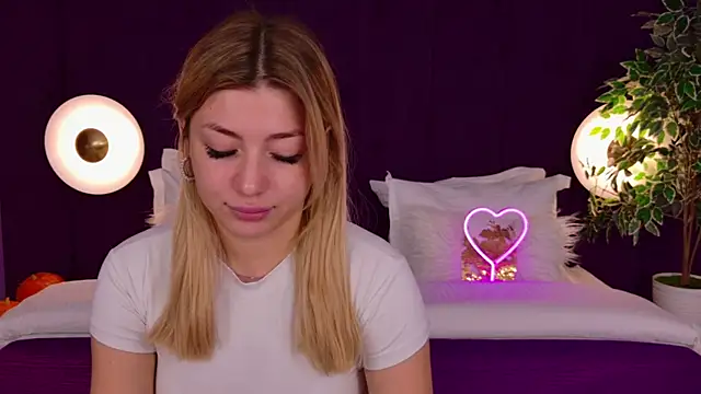 HelenaMorgan online show from October 18, 3:09 am