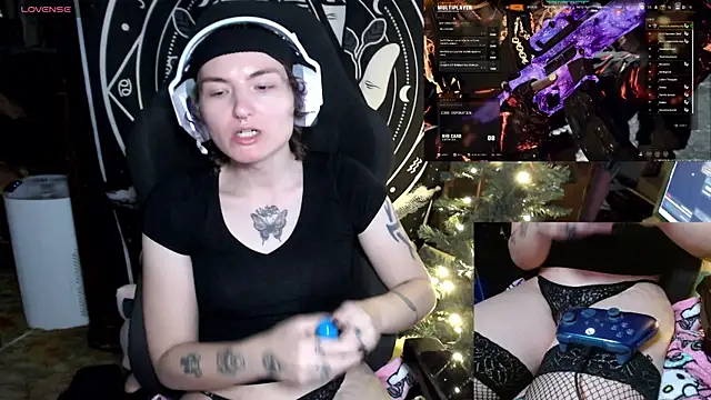 Snapshot of BrandiWRLD_999 chatting on December 20, 2:08 am BrandiWRLD 999 online show from December 20, 2:08 am