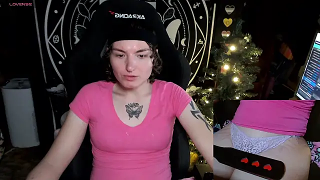 Snapshot of BrandiWRLD_999 chatting on December 21, 12:09 am BrandiWRLD 999 online show from December 21, 12:09 am