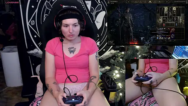 Snapshot of BrandiWRLD_999 chatting on December 25, 5:26 am BrandiWRLD 999 online show from December 25, 5:26 am