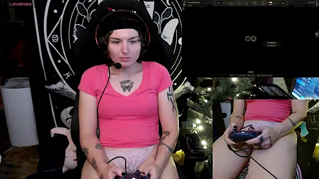 Snapshot of BrandiWRLD_999 chatting on December 27, 10:48 pm BrandiWRLD 999 online show from December 27, 10:48 pm